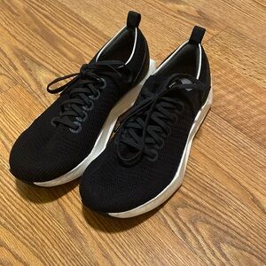 EUC Allbirds Men’s Tree Flyer. Black with white sole. Men’s size 10.